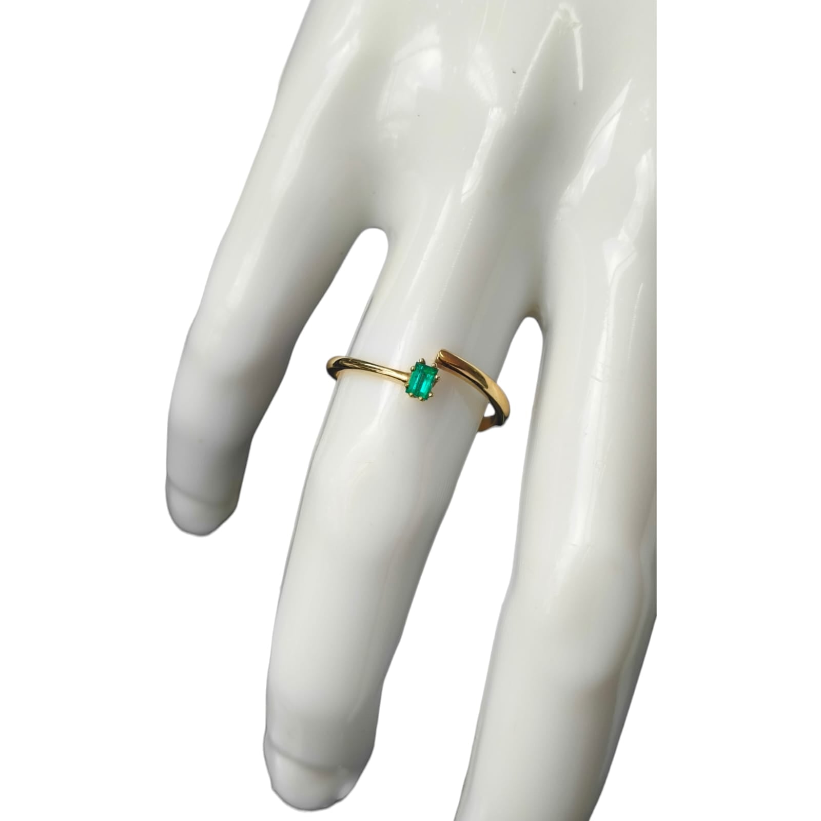 Anillo Oro 18K con Esmeralda Natural Colombiana - Colección Prestige