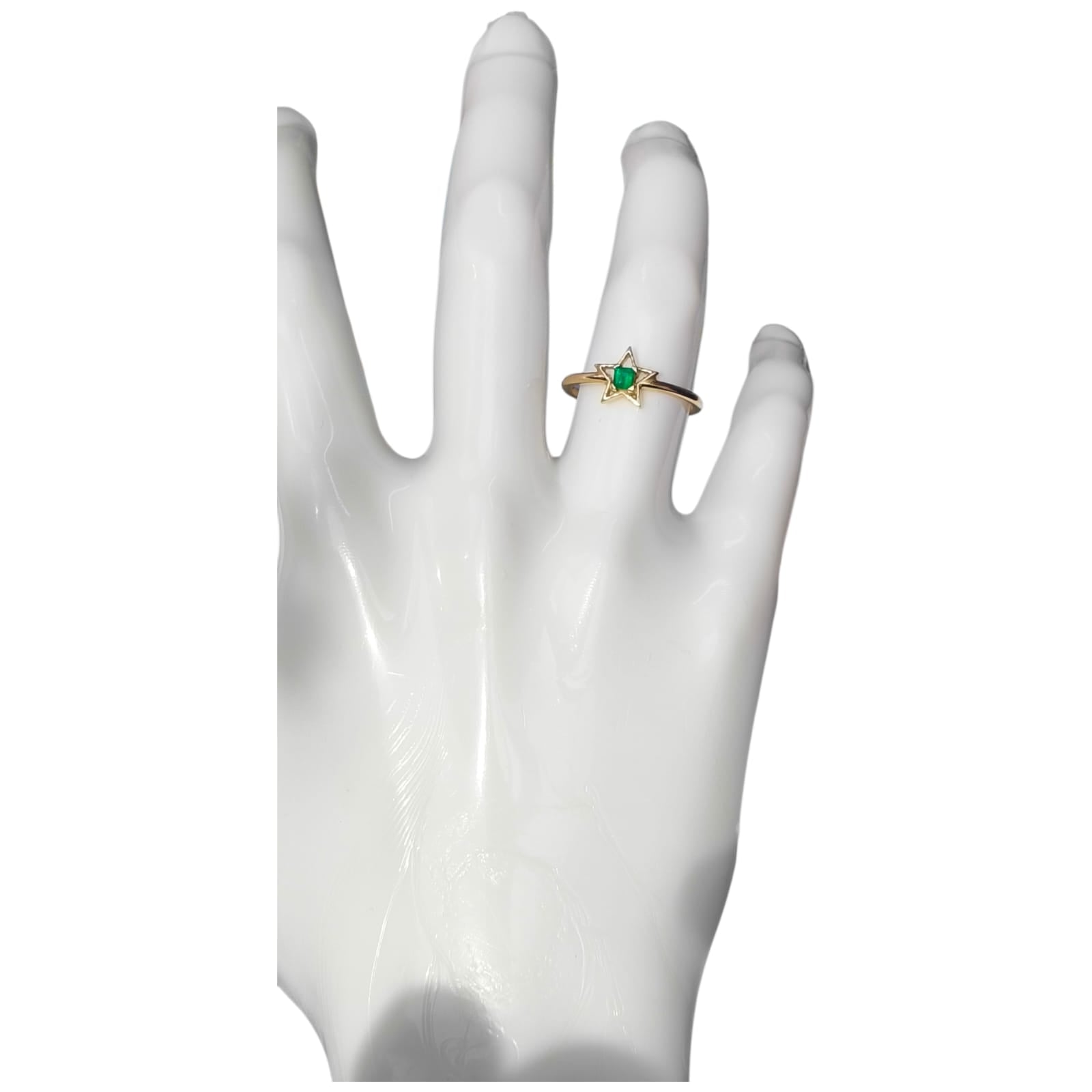 Anillo Oro 18K con Esmeralda Natural Colombiana - Colección Noblesse