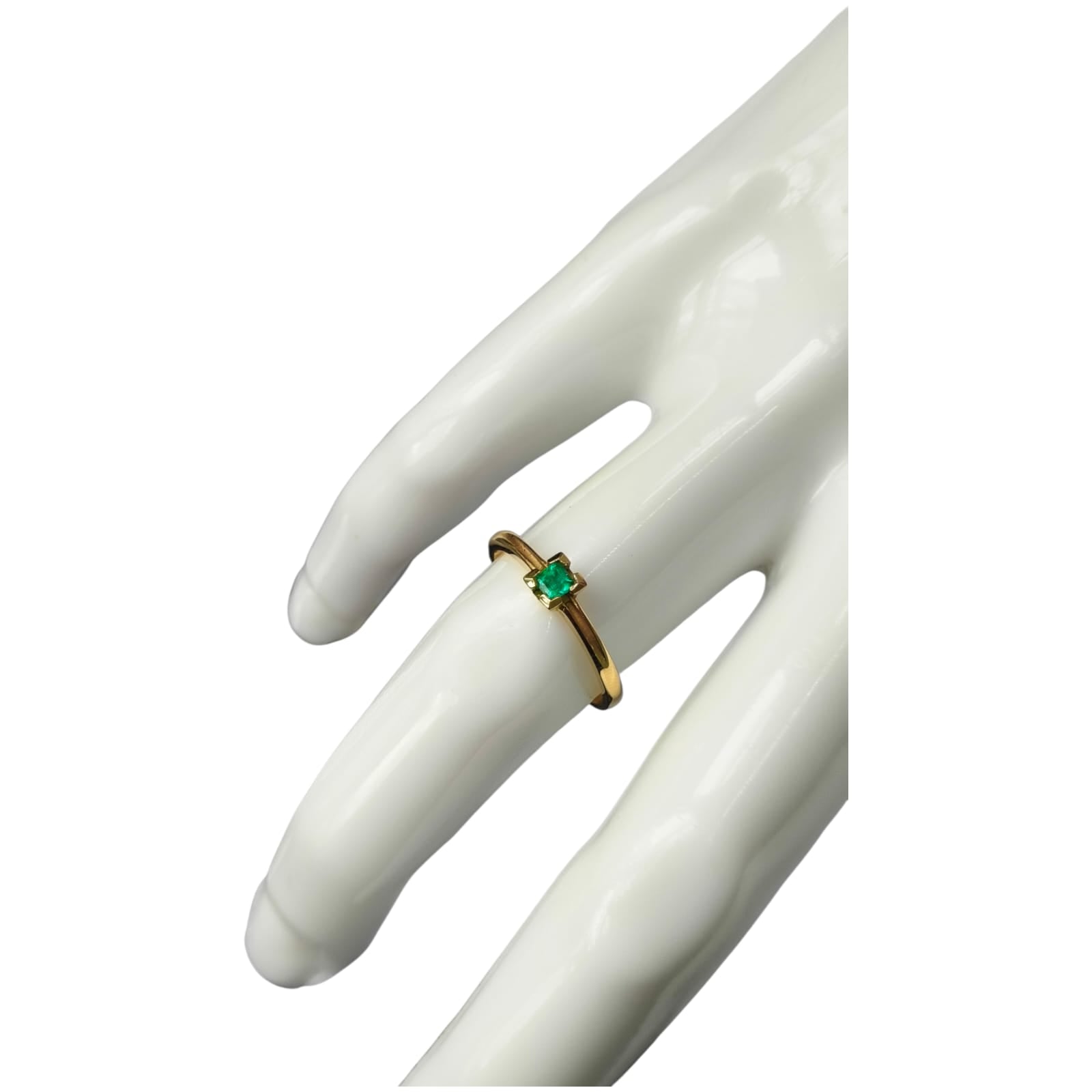 Anillo Oro 18K con Esmeralda Natural Colombiana - Colección Eternité