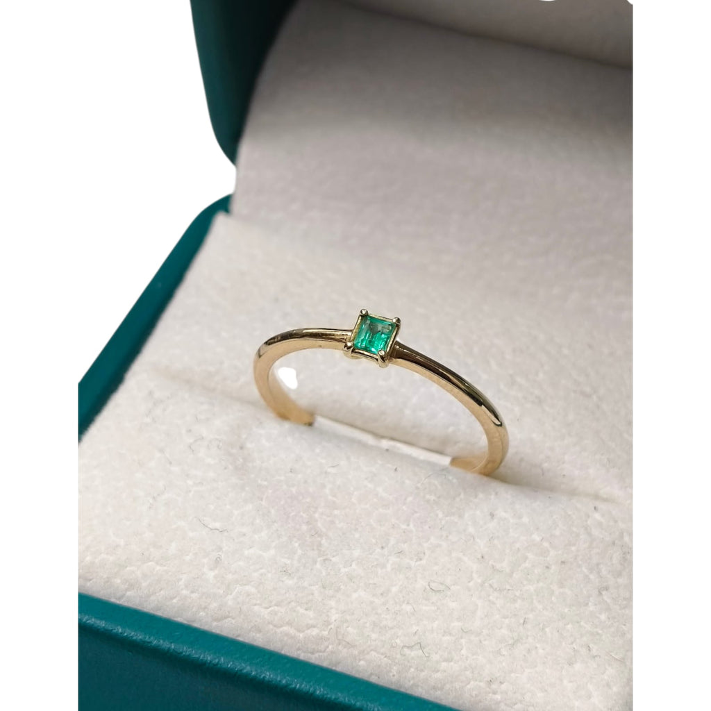 Anillo Oro 18K con Esmeralda Natural Colombiana - Colección Signature