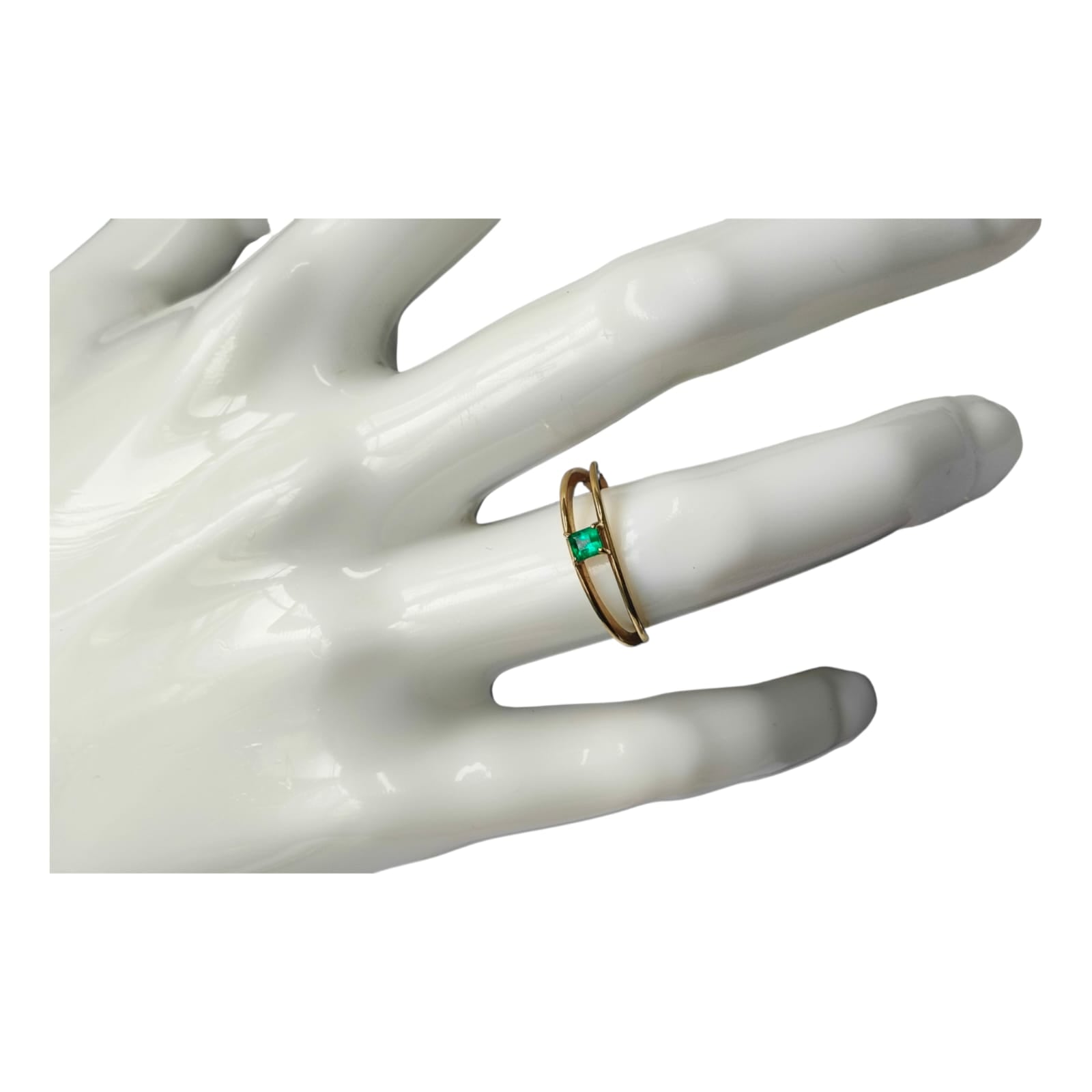 Anillo Oro 18K con Esmeralda Natural Colombiana - Colección Lumière