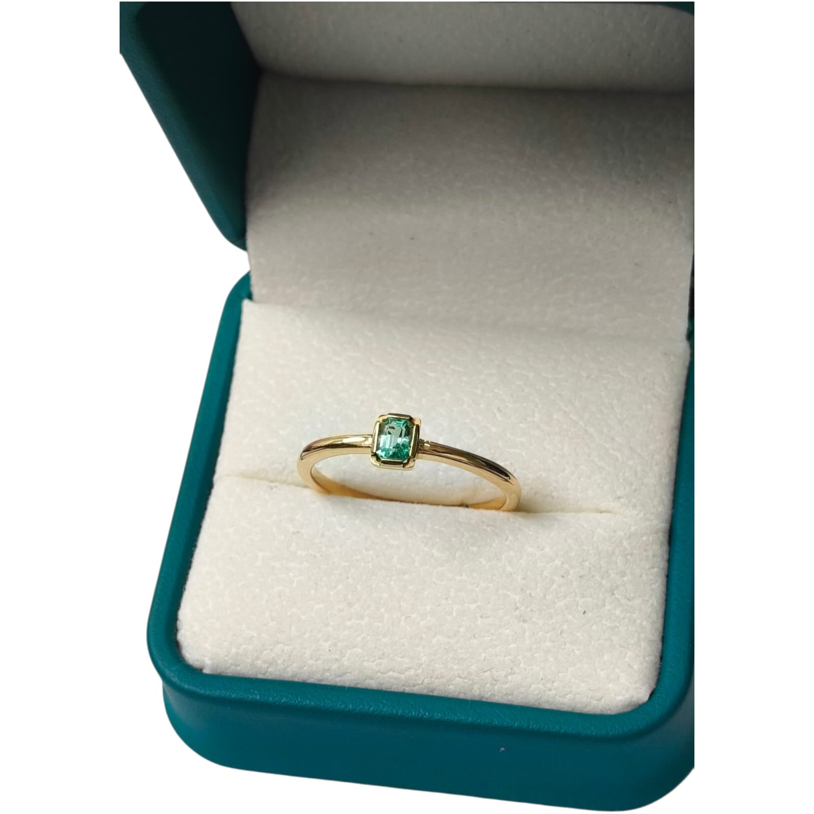 Anillo Oro 18K con Esmeralda Natural Colombiana - Colección Aurora