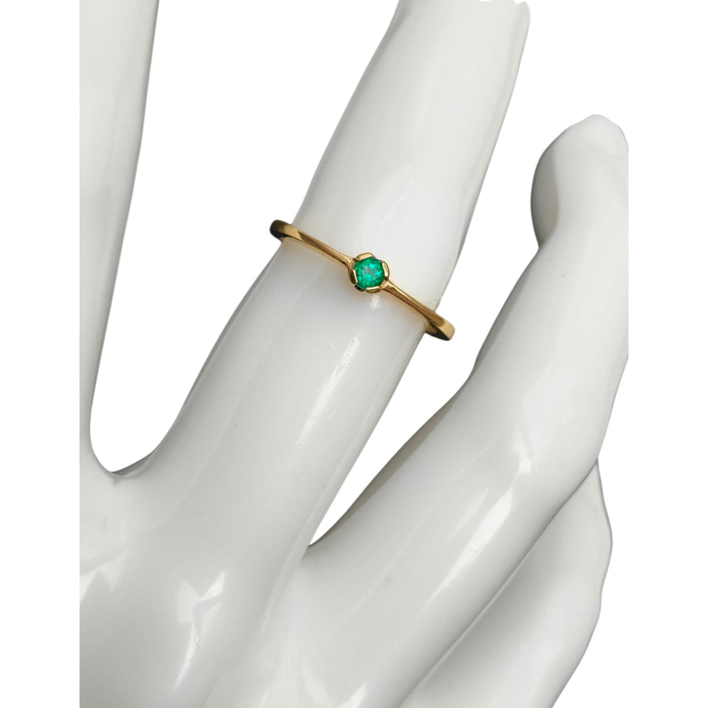 Anillo Solitario Oro 18K con Esmeralda Natural Colombiana Premium