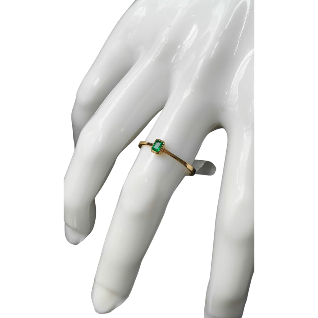 Anillo Oro 18K con Esmeralda Natural Colombiana - Colección Royale