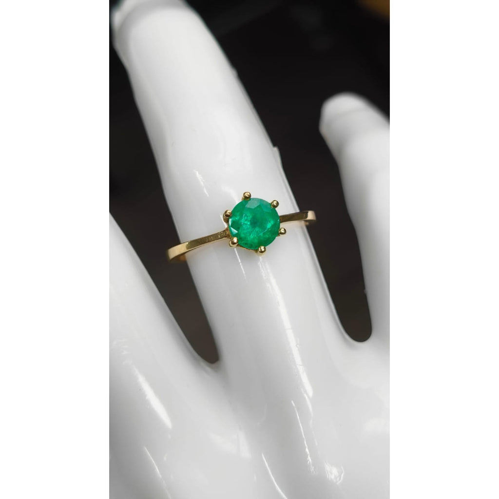 Anillo Oro 18K con Esmeralda Natural Colombiana - Elegancia Atemporal